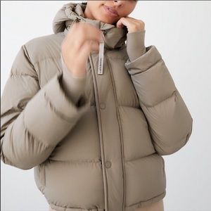 Aritzia - TNA Super Puff Shorty Taupe (Size Small)